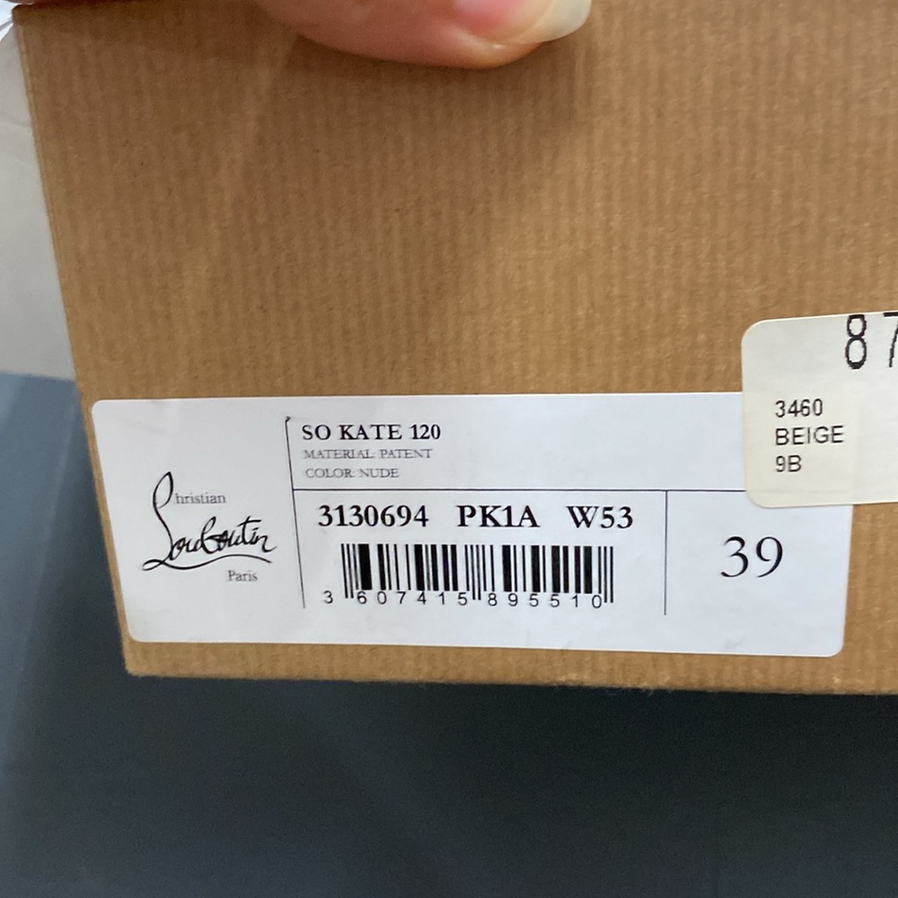 Christian Louboutin So Kate - Picture 7 of 10